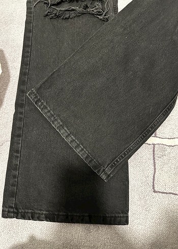 Siyah Yırtıklı Salaş Midi Kot Pantolon - Görsel 3