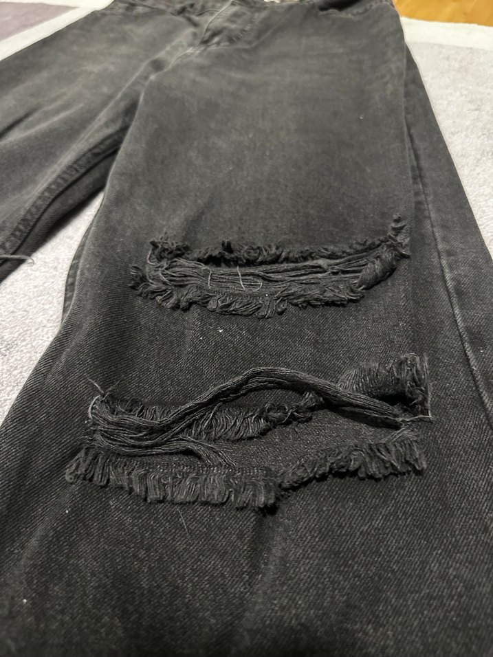 Siyah Yırtıklı Salaş Midi Kot Pantolon - Görsel 4