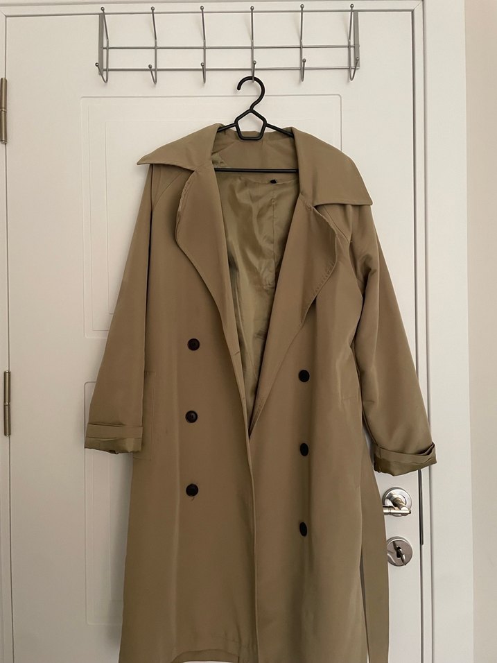 Bej Kadın Uzun Düğmeli Trençkot - Görsel 2