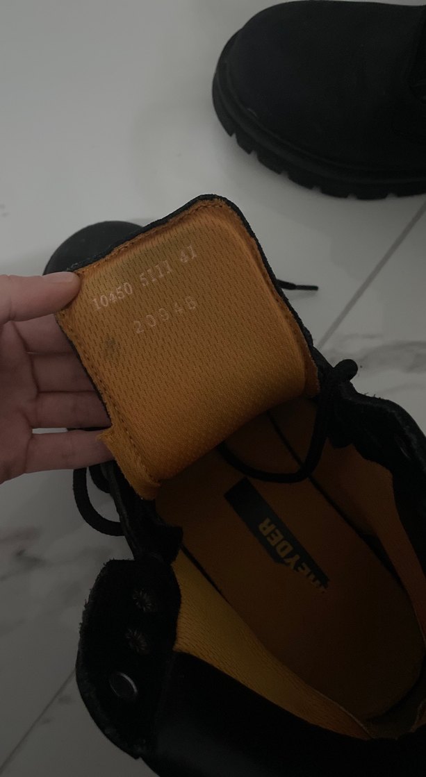 siyah erkek bot - Görsel 4