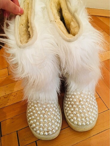 Ugg incili kürklü bot