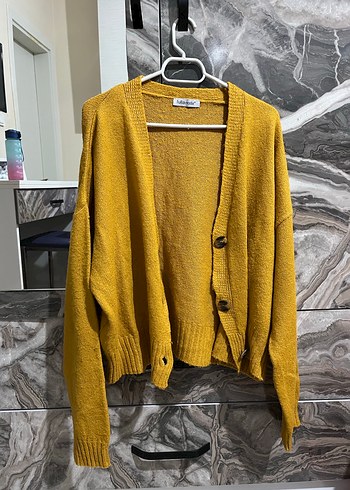 Sarı Örgü V-Yaka Kadın Hırka - Görsel 2