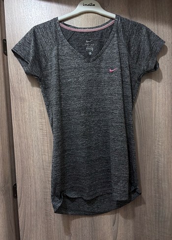 Nike Gri Melanj V Yaka Spor Tisort