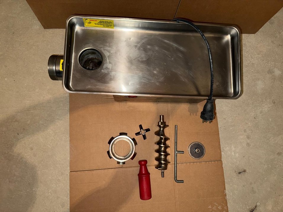 HNC Endüstriyel Kıyma Makinesi EK-32T - Görsel 4