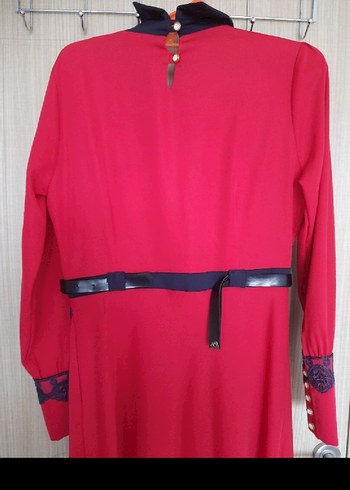 Kemerli Koyu Kırmızı Nakışlı Uzun Elbise - Görsel 4