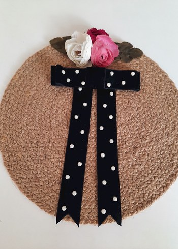 İnci Detaylı Siyah Kadife Kurdele Fiyonk Saç Aksesuarı - Görsel 4