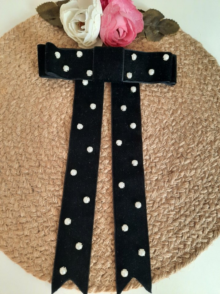 İnci Detaylı Siyah Kadife Kurdele Fiyonk Saç Aksesuarı - Görsel 3