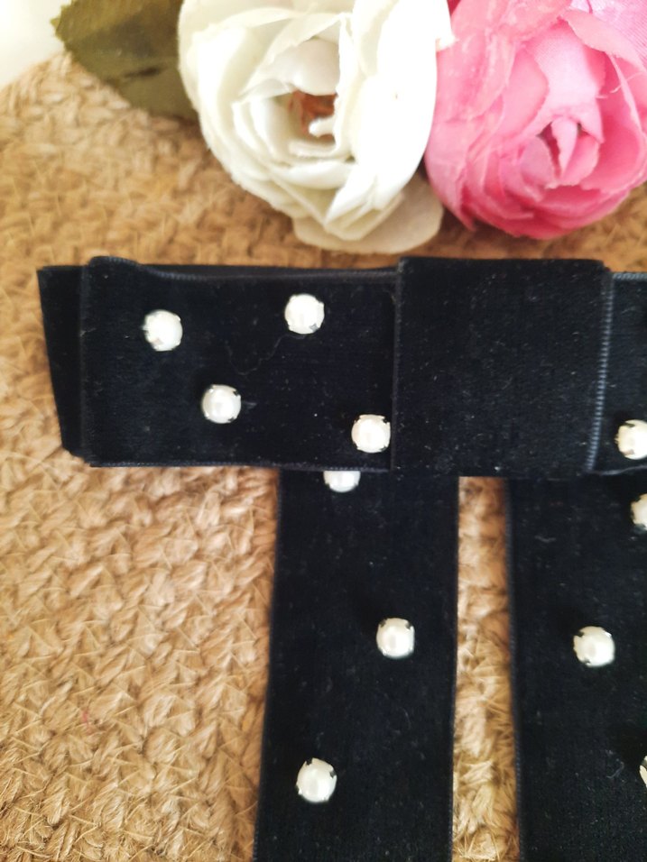 İnci Detaylı Siyah Kadife Kurdele Fiyonk Saç Aksesuarı - Görsel 5