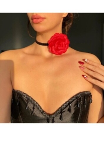 Kırmızı gül tasma choker kolye