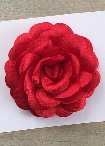 Kırmızı gül broş yaka yakalık