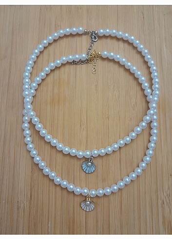 İstiridye figürlü choker inci kolye 
