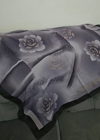 Yeni İpek Eşarp - Görsel 3