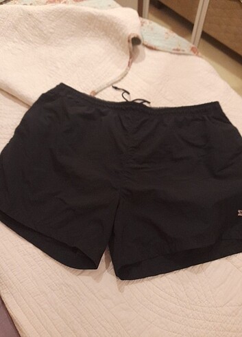 Hugo boss orjinal siyah deniz şortu  - Görsel 2