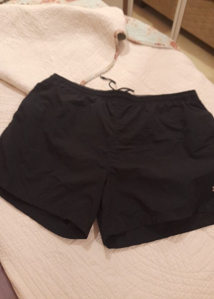 Hugo boss orjinal siyah deniz şortu  - Görsel 2