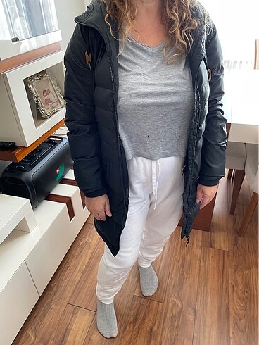 Adidas marka M beden kaz tüyü mont - Görsel 13