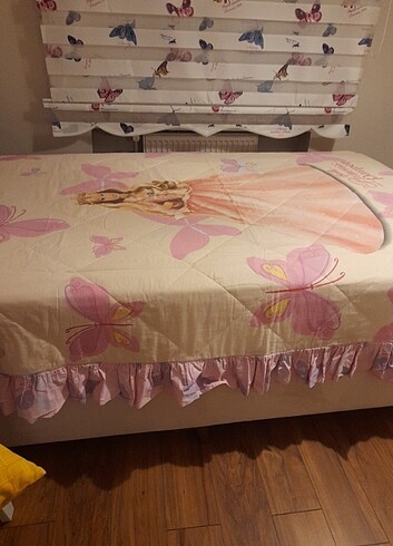  Beden Taç marka Lisanslı kız çocuk yatak örtüsü 