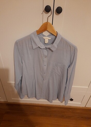 H&M marka S beden bebe mavisi renk gomlek