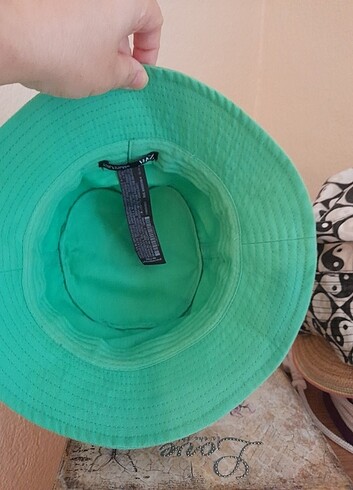 Zara marka yeşil renk sapka - Görsel 6
