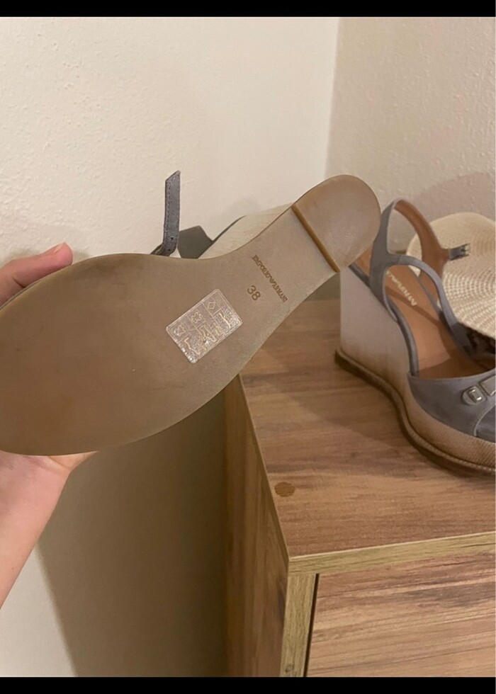 Armani dolgu topuk 38 numara - Görsel 2