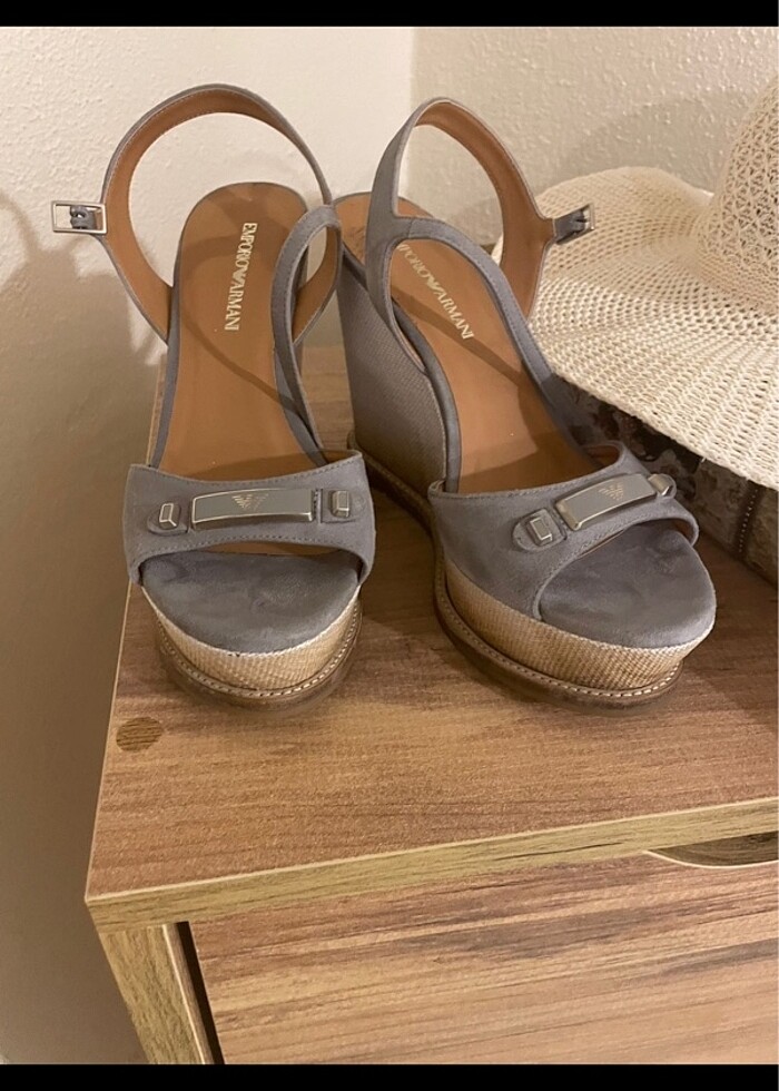 Armani dolgu topuk 38 numara - Görsel 3