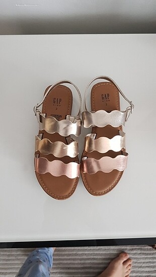 GAP Kids kız çocuk sandalet