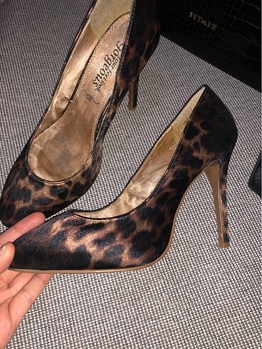38 Beden Leopar desenli stiletto