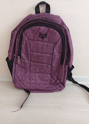 Mor okul çantası 