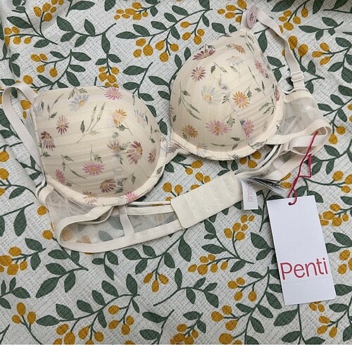 Penti yeni sezon çiçekli sütyen