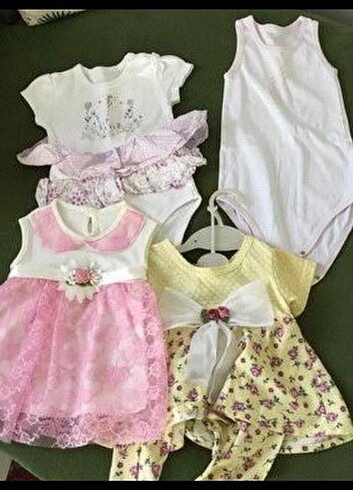 Bebek giysileri