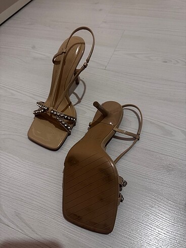 Zara Zara taşlı topuklu sandalet