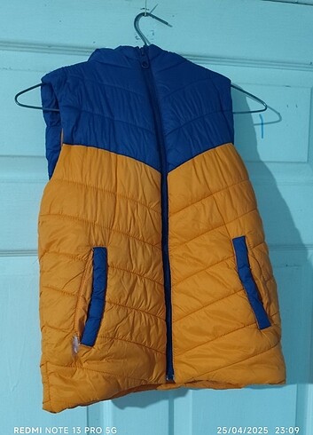 10 Yaş Beden 9-10 yaş LC Waikiki yelek