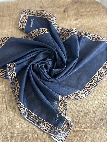  Beden lacivert Renk Leopar Detay Soft Eşarp