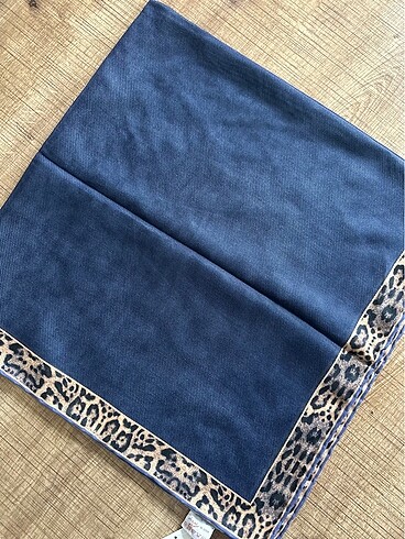 Beden Leopar Detay Soft Eşarp