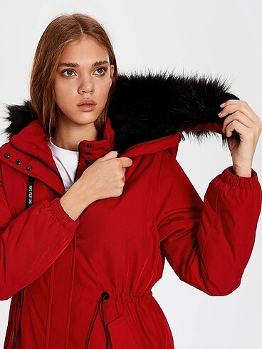 Lcw kapüşonlu kırmızı kadın parka/mont - Görsel 6