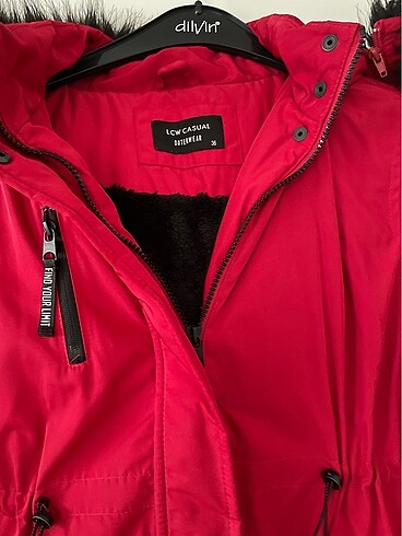 Lcw kapüşonlu kırmızı kadın parka/mont - Görsel 2