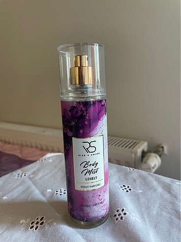 Rise and Shine Lovely Body Mist Lovely vücut sprey