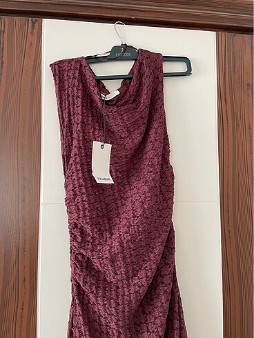 Pull and Bear Pull and bear çiçek desenli midi elbise