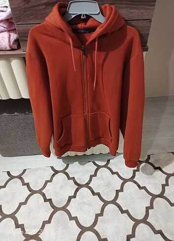 Sweatshirt kapşonlu 