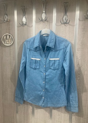 Düğmeli Mavi Denim Kadın Gömlek