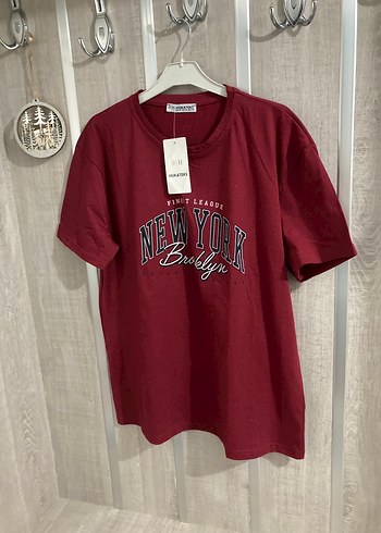 Erkek Kırmızı Baskılı Oversize Tişört ve Siyah Şort - Görsel 2