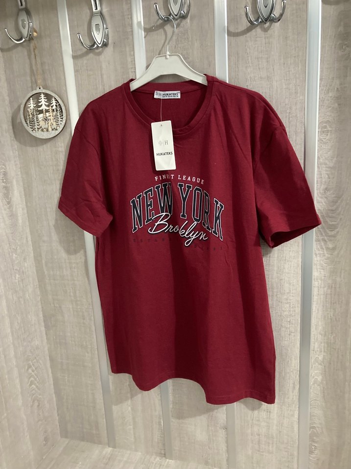 Erkek Kırmızı Baskılı Oversize Tişört ve Siyah Şort - Görsel 2