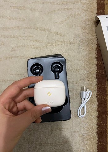 Beyaz Kablosuz Kulaklık Seti - Görsel 3