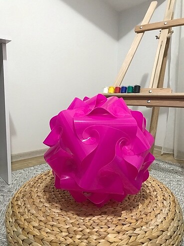 Pembe renkli avize