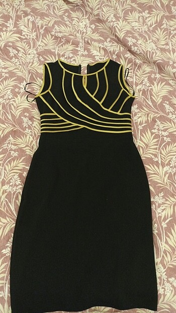 38 Beden Siyah Gold elbise