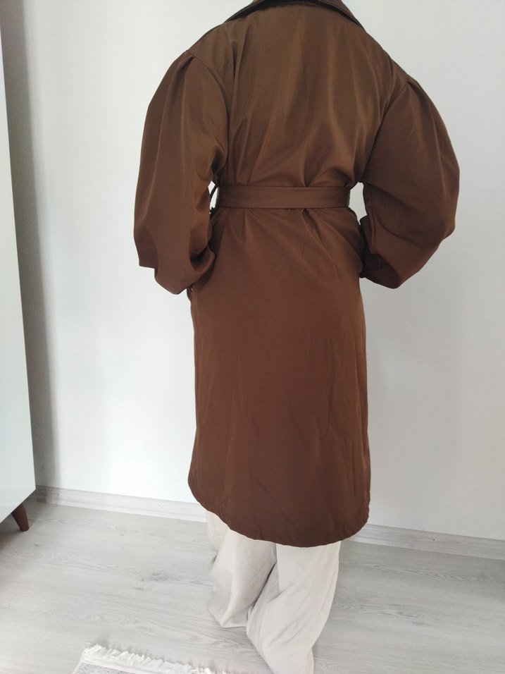 Kahverengi Kemerli Uzun Kadın Trençkot - Görsel 3