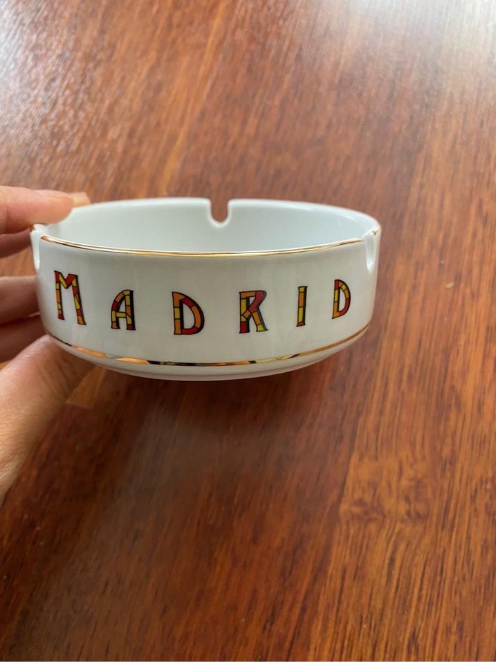 Madrid Temalı Beyaz Seramik Kül Tablası - Görsel 2