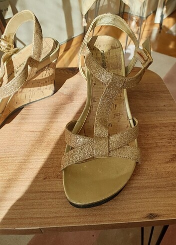 Dolgu topuklu sandalet  - Görsel 2