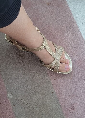 Dolgu topuklu sandalet  - Görsel 6
