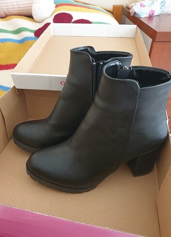 Siyah topuklu bot - Görsel 2