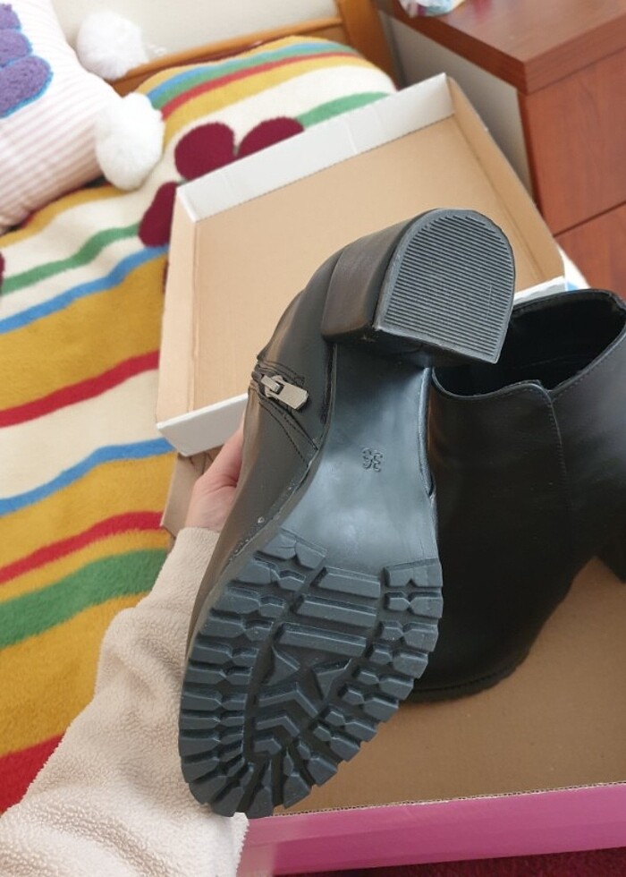 Siyah topuklu bot - Görsel 4